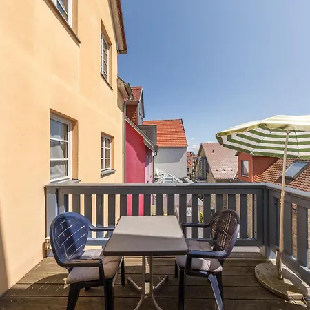Blaue Kombuese Altstadt Im Fischerhaus Waren (Mueritz)